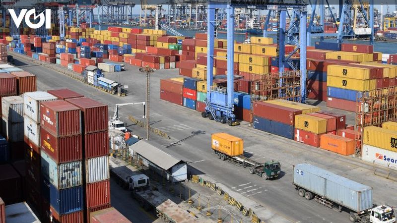 Surplus Neraca Perdagangan pada Mei 2024 Diperkirakan Turun Jadi 2,1 Miliar Dolar AS